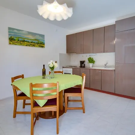 Bellavista Apartamento *